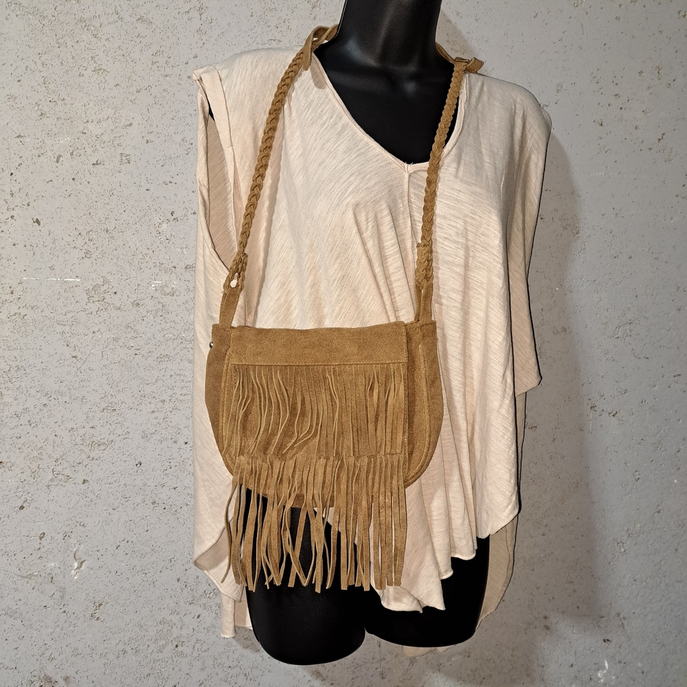 #070 MO & Co Fringe Tan Saddle/Crossbody Bag